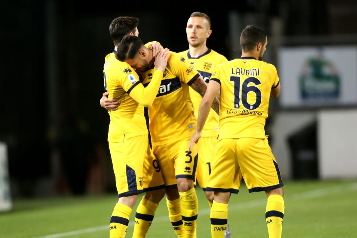 Dennis Man și Valentin Mihăilă, luați tare de suporterii Parmei: „Ați făcut orașul de rușine”