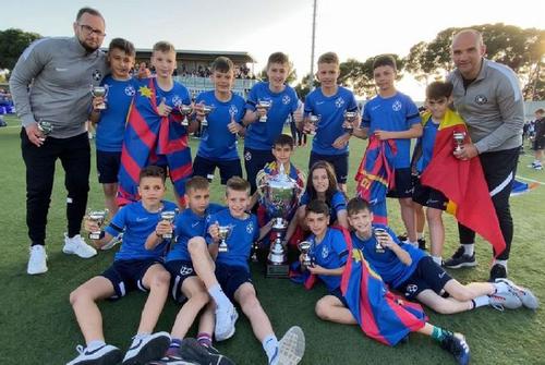 FCSB U12, campioană la turneul „Mundialito” / Sursă foto: Facebook@ Suporter Stelist 1947 UK