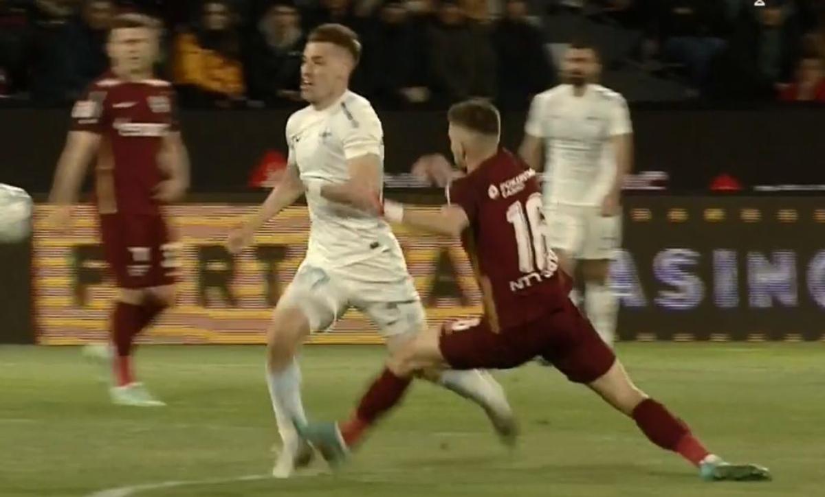 CFR Cluj - FCSB. Istvan Kovacs nu a stat pe gânduri: ROȘU direct în minutul 43