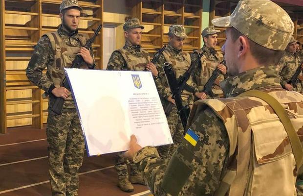 De pe terenul de fotbal, direct pe front! » 14 jucători şi antrenori ai clubului s-au înrolat în armata ucraineană