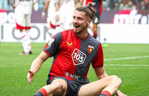 Secretul lui Radu Drăgușin » „Il Drago”, fundașul golgheter al lui Genoa, le-a explicat italienilor: „Mereu spun că de aici vine puterea mea”