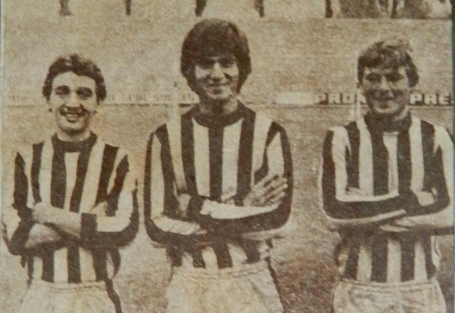 Imagine de colecție din 1982: Ioan Mandoca, Marius Lăcătuş și Ştefan Bălan FOTO Arhivă personală Povești de colecție cu Ioan Mandoca, „stângaciul” de legendă al Brașovului » Cartușele de țigări, vameșii bețivi, sacii cu bani și 3 blaturi deconspirate!