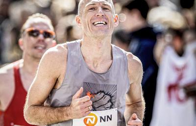 Performanța lui Arjen Robben » A alergat maratonul în mai puțin de trei ore!