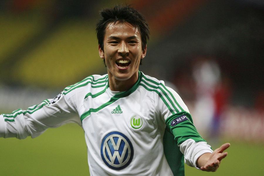 Cel mai în vârstă fotbalist din Bundesliga și-a anunțat retragerea » Cum arăta la debutul în campionatul Germaniei, în urmă cu 16 ani