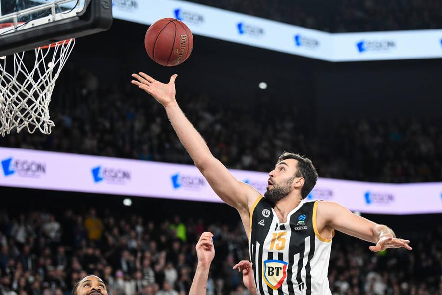 Emanuel Cățe (U-BT Cluj-Napoca) Foto: Imago Emanuel Cățe a luat decizia cu privire la viitorul său » Pivotul naționalei va rămâne în cel mai puternic campionat al Europei
