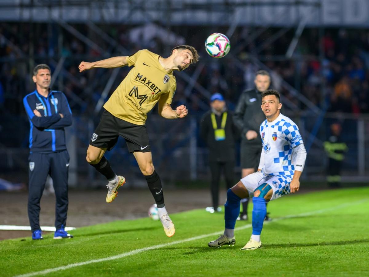 Corvinul Hunedoara - FC Voluntari, semifinala Cupei României // FOTO: Iosif Vajnar / sportpictures.eu