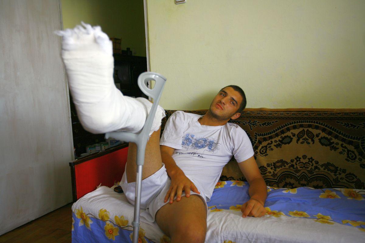 Monel Cârstoiu - imagini cu fostul mijlocaș al Argeșului, accidentat grav de Alex Pițurcă în 2008