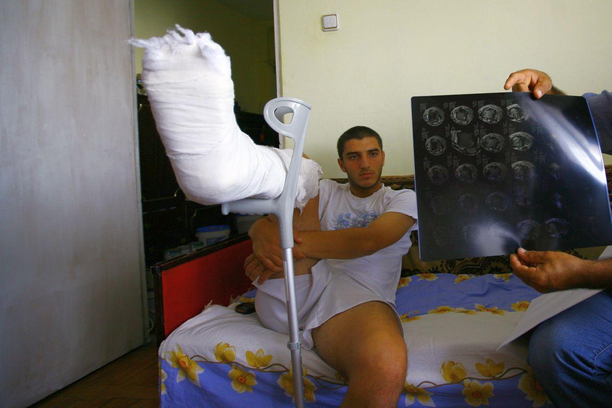 Monel Cârstoiu - imagini cu fostul mijlocaș al Argeșului, accidentat grav de Alex Pițurcă în 2008