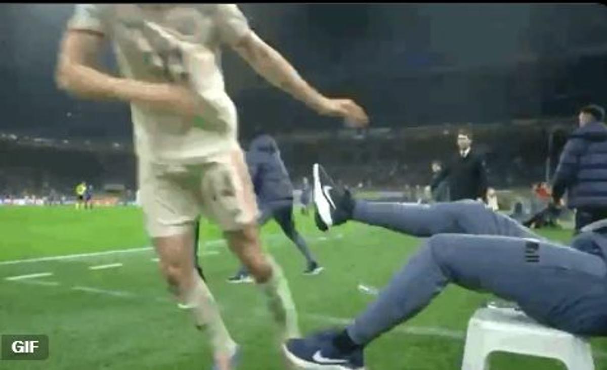 Josip Stanisic și gestul făcut în Inter - Bayern