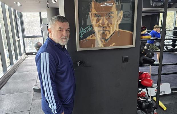 Leonard Doroftei nu iese din sala de box, chiar dacă abia a devenit bunic: „Îi «rup» la pregătire, dar le place, nu vor să plece”