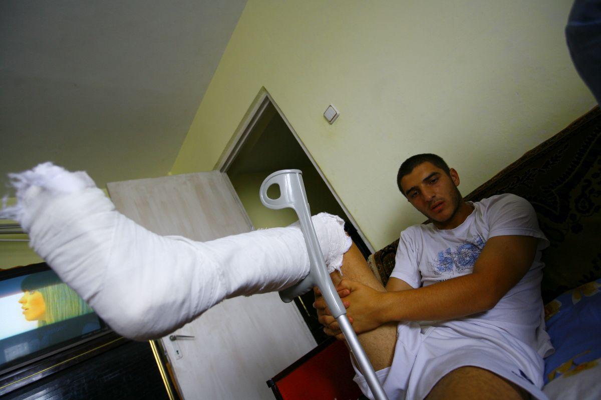 Monel Cârstoiu - imagini cu fostul mijlocaș al Argeșului, accidentat grav de Alex Pițurcă în 2008