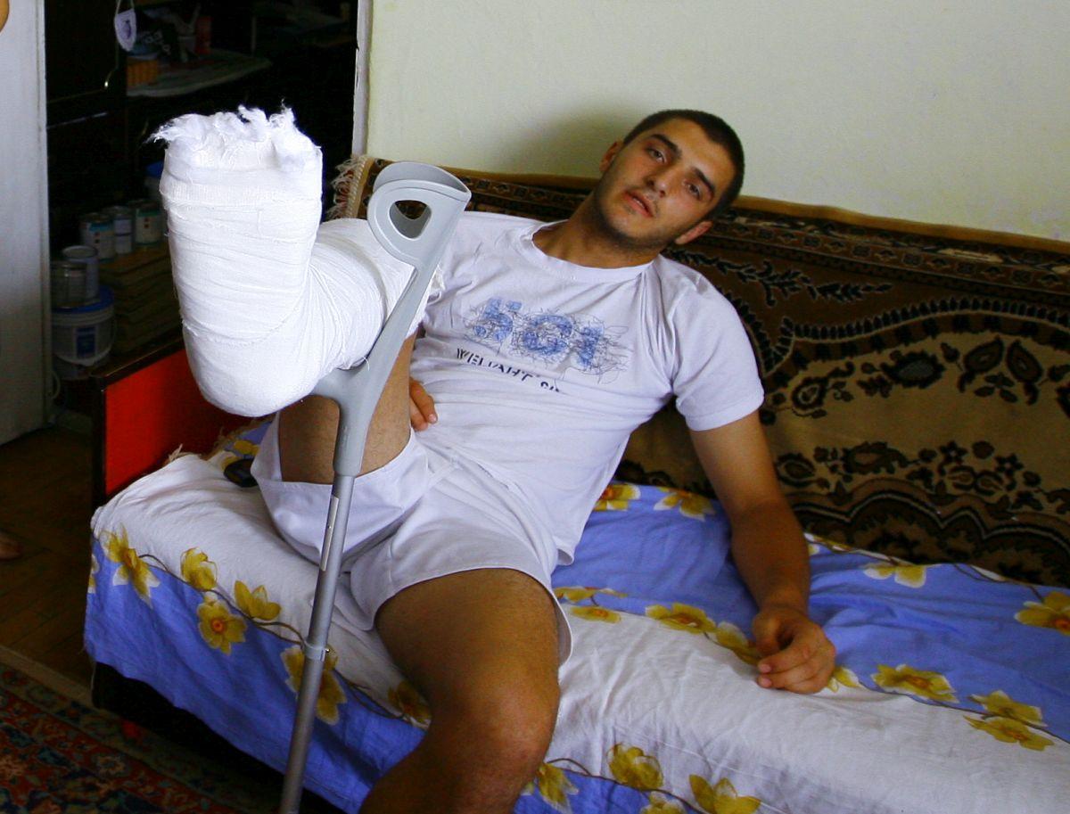 Monel Cârstoiu - imagini cu fostul mijlocaș al Argeșului, accidentat grav de Alex Pițurcă în 2008