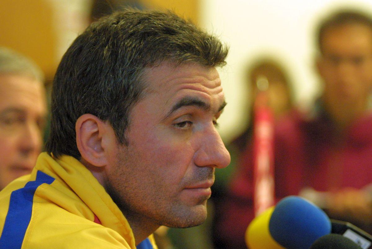 Conferința cu cântec a lui Gică Hagi din 2001, după dezastrul cu Slovenia + paginile Gazetei Sporturilor