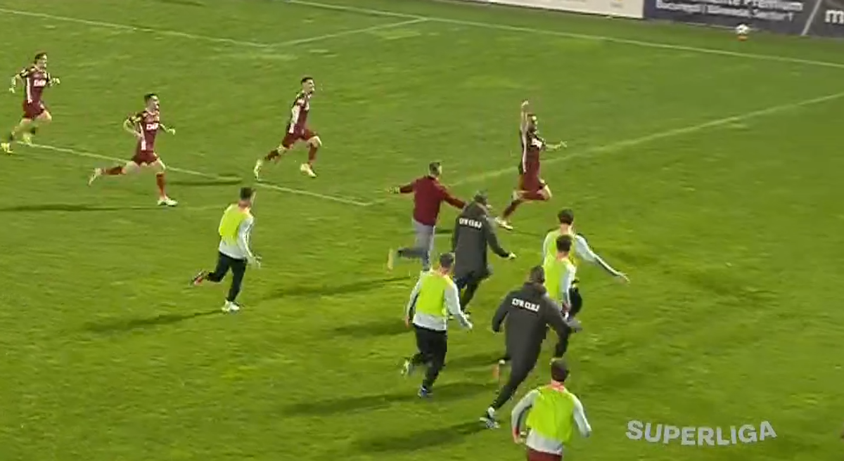 Când nimeni nu mai spera, Adrian Păun a adus victoria CFR -ului la Mioveni: Pancu a sprintat direct la eroul său