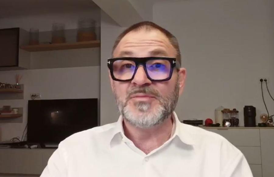 Horia Constantinescu „Au vrut să împartă sala în două” » Imagini halucinante cu polivalenta istorică din România