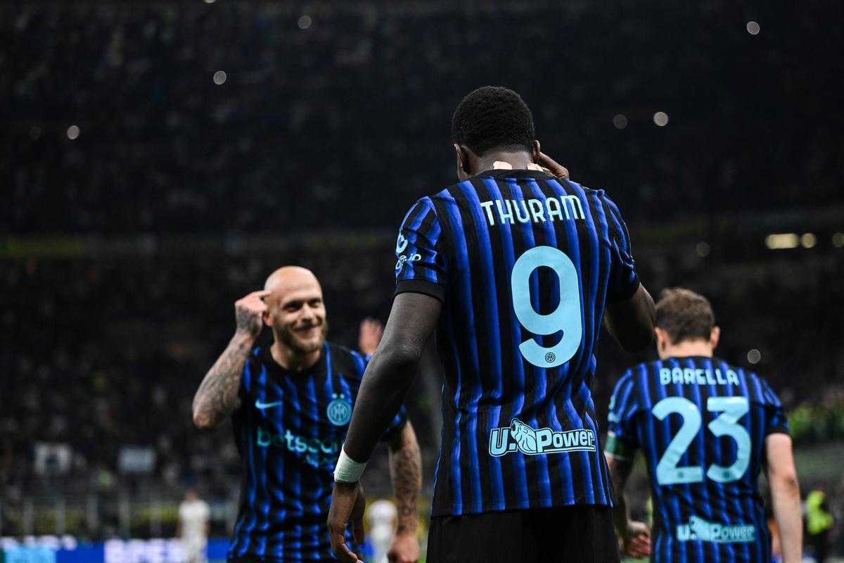 Au pus șampania la rece: Inter a „demolat-o” și pe Cagliari » Cristi Chivu e tot mai aproape de titlu în Serie A