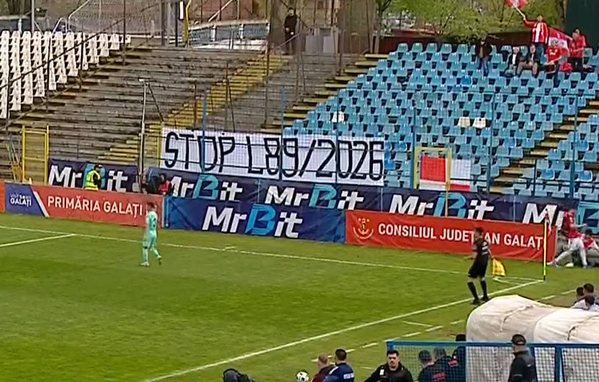 Ambele galerii au protestat la Oțelul - UTA: care a fost motivul