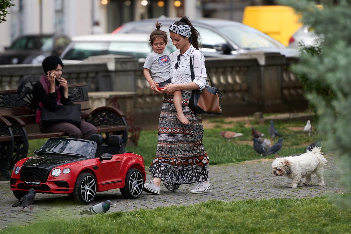 Lingurițe diferite pentru cei care se împărtășesc? Gigi Becali se opune vehement: „Acolo este sângele și trupul lui Hristos!”
