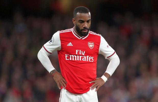 Un nou scandal în Premier League » Lacazette, filmat în timp ce ar fi inhalat substanțe halucinogene
