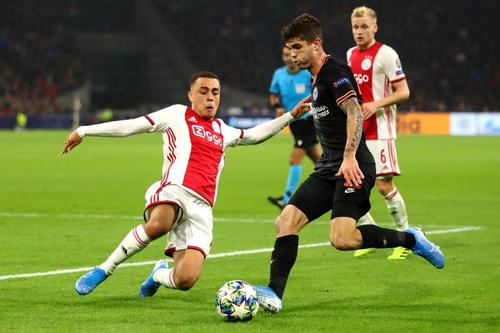 Sergino Dest (stânga) este crescut de academia lui Ajax // sursă foto: Guliver/gettyimages