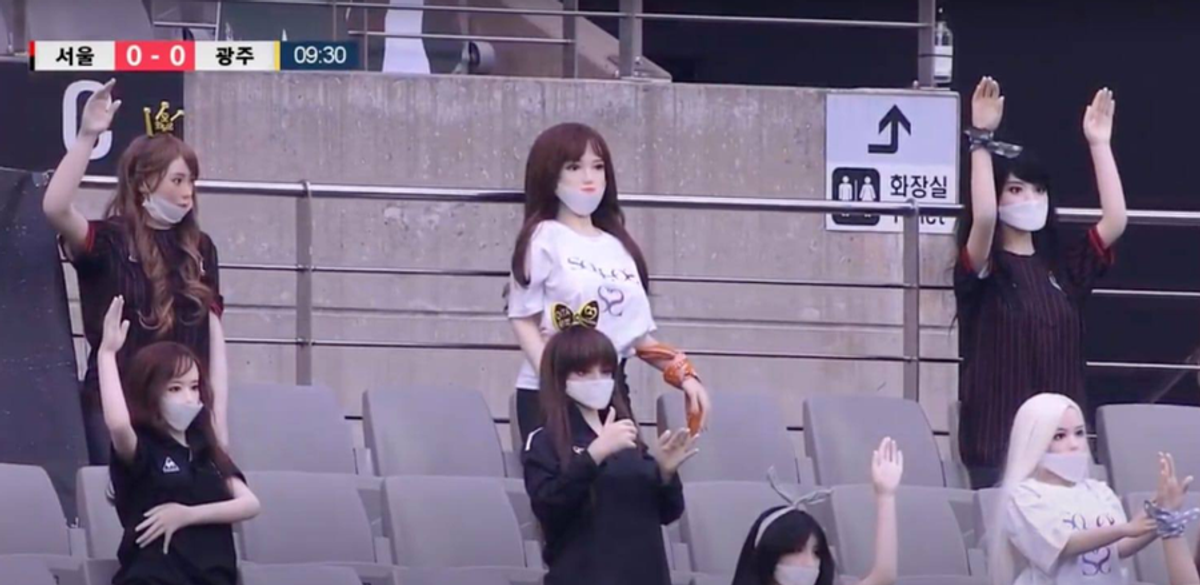 FOTO INCREDIBIL » Păpuși gonflabile ca fani în tribune la FC Seoul!