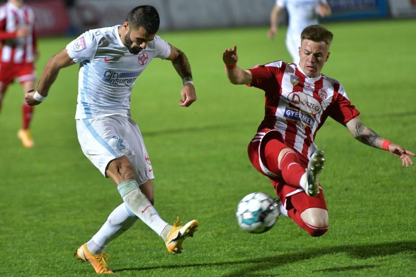 Vali Crețu vs. Claudiu Petrila în Sepsi OSK - FCSB 2-2 // foto: Facebook @ FCSB