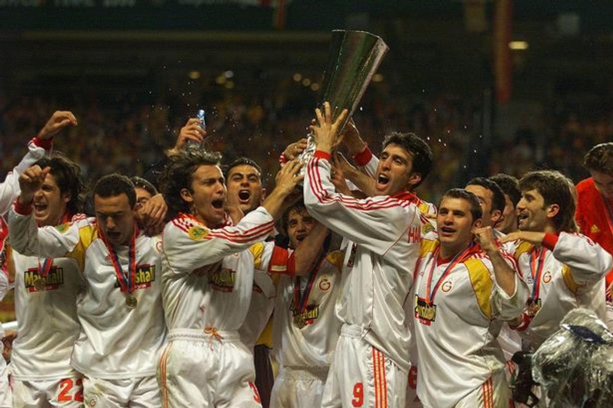 UEFA a postat un video genial cu Hagi din finala câștigată cu Arsenal, acum fix 21 de ani: „Un talent incredibil”