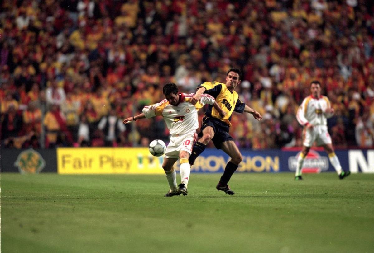 UEFA a postat un video genial cu Hagi din finala câștigată cu Arsenal, acum fix 21 de ani: „Un talent incredibil”