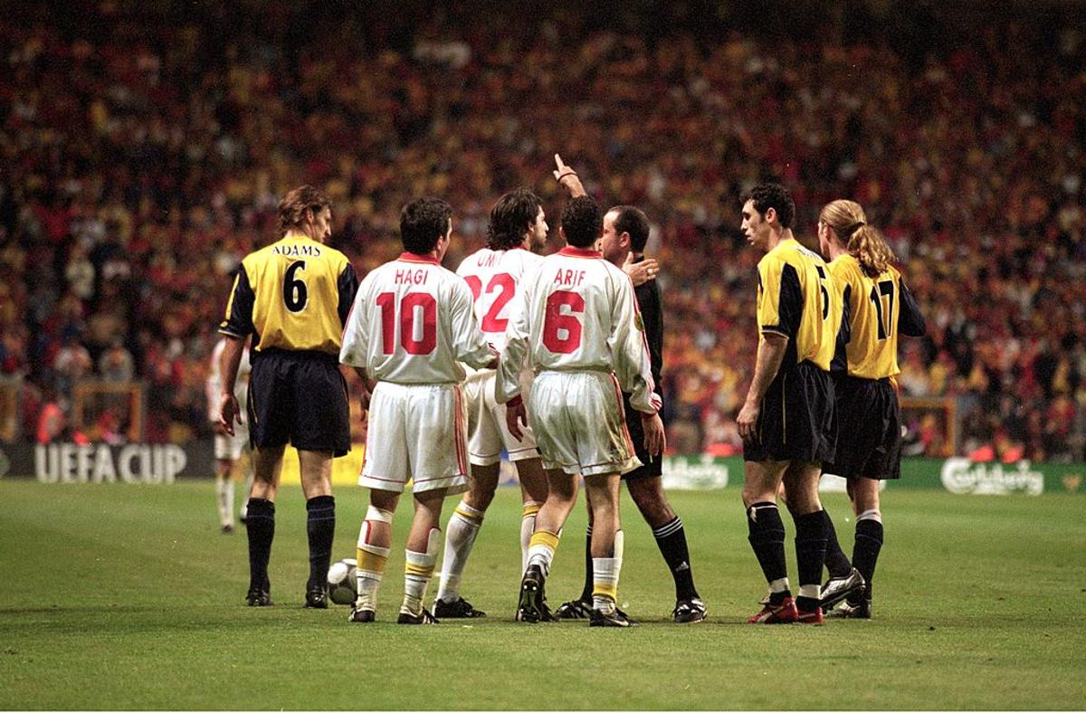 FOTO Hagi și Popescu Cupa UEFA 2000 Galatasaray - Arsenal finala
