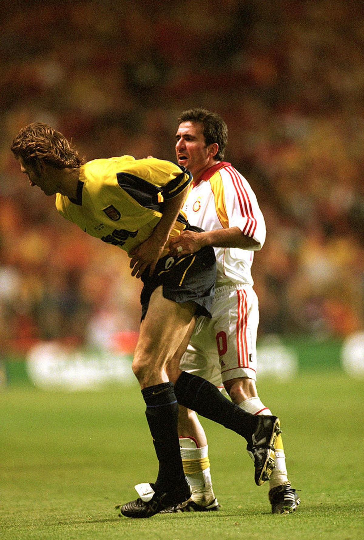 FOTO Hagi și Popescu Cupa UEFA 2000 Galatasaray - Arsenal finala