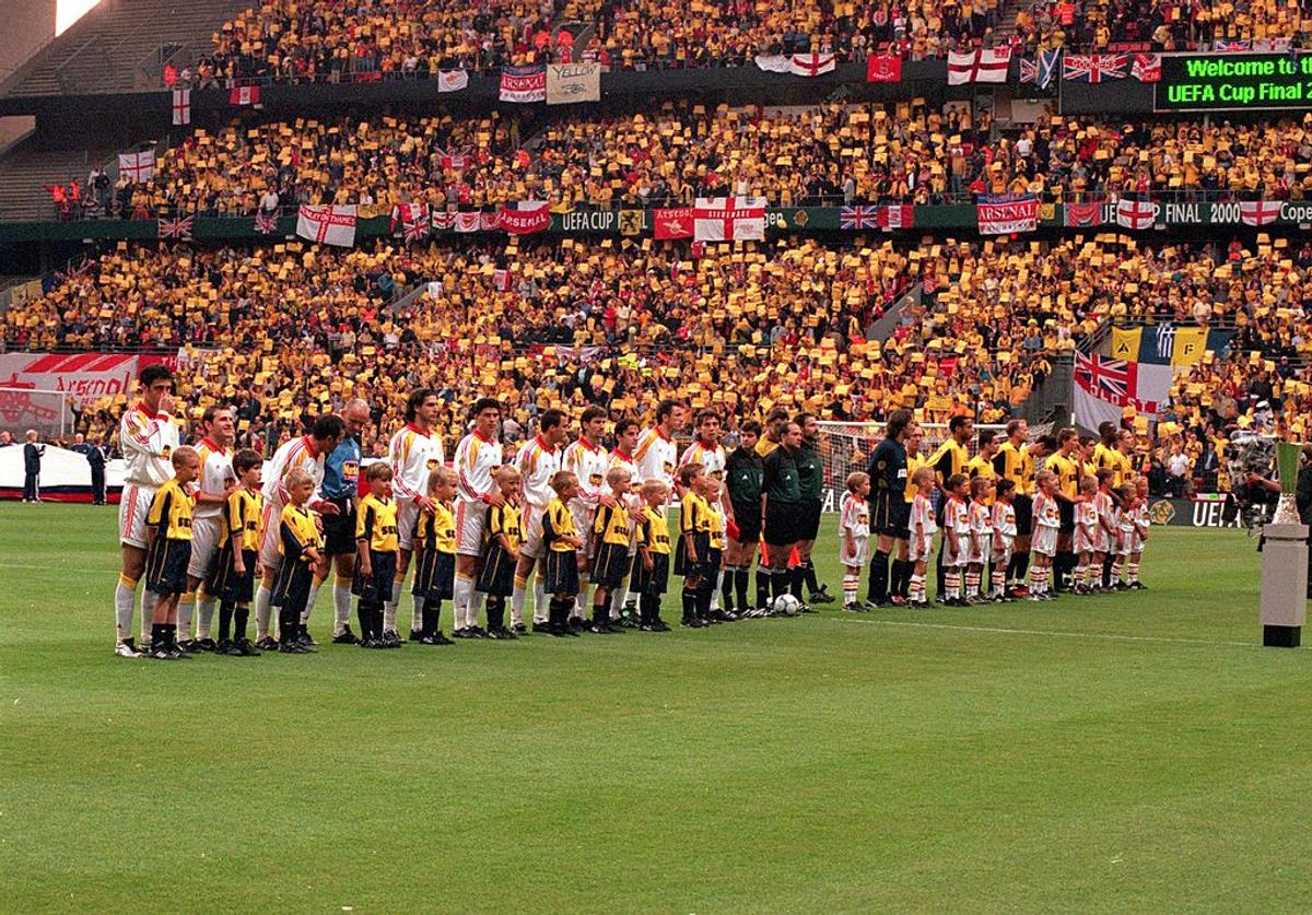 FOTO Hagi și Popescu Cupa UEFA 2000 Galatasaray - Arsenal finala