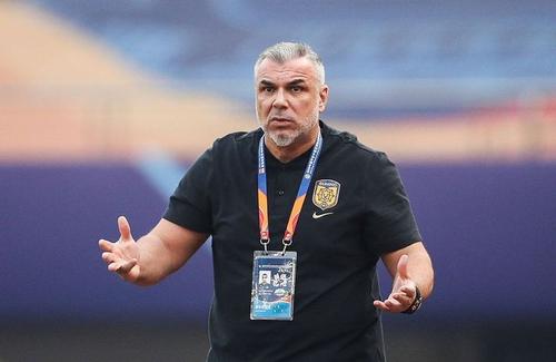 Cosmin Olăroiu (51 de ani) a vorbit pe larg despre țeapa primită din partea chinezilor de la Jiangsu Suning.