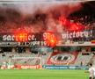„Șepcile Roșii” vor să creeze o atmosferă incendiară la barajul cu Dinamo / Sursă foto: Facebook@ Universitatea Cluj