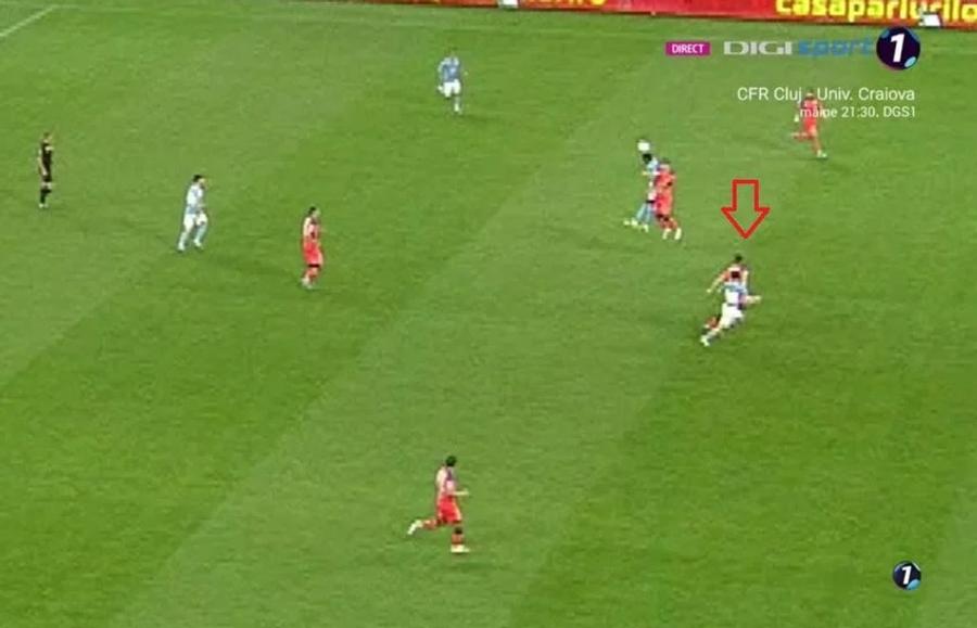 FC Voluntari a egalat în minutul 88 cu ajutorul unei gafe de arbitraj. O degajare a portarului Mihai Popa a fost deviată pe spate de Olawale, iar mingea a ajuns la Costin - aflat într-un ofsaid nesemnalizat - care a stabilit scorul final, 2-2! A furat CFR campionatul?!