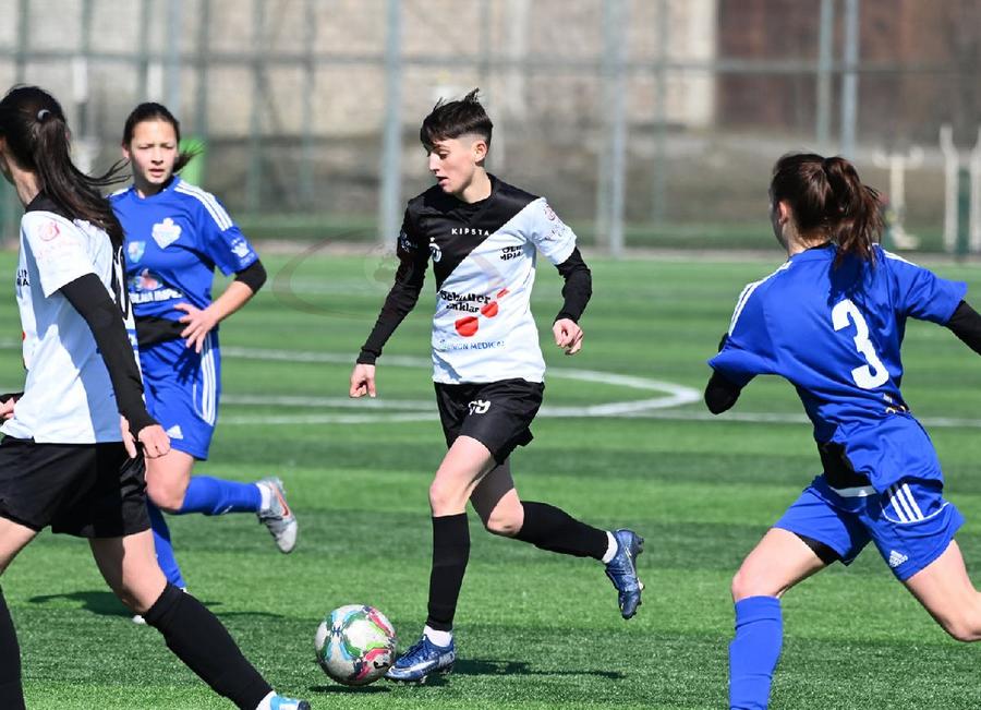 Imagine din meciul Vasas Femina Odorheiu Secuiesc - Olimpia Cluj / Sursă foto: Gabor Istvan-Gabor Și campionatul feminin decis la Comisii! » Acuzații de aranjament în lupta la titlu: „Mi-a zis: «I-am dat meciul Clujului fiindcă aveți o datorie față de mine»”. Ce spun părțile implicate
