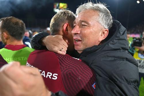 Dan Petrescu, 54 de ani, antrenorul lui CFR Cluj, le-a spus jucătorilor lui că nu s-a uitat la meciul dintre FC Voluntari și FCSB (2-2).