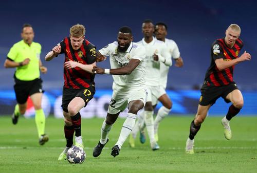 Mihai Stoica și Basarab Panduru au fost surprinși de faptul că Antonio Rudiger (30 de ani) este doar rezervă la Real Madrid în manșa decisivă a semifinalei cu Manchester City.