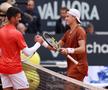 Danezul Holger Rune (20 de ani, 7 ATP) l-a învins pe Novak Djokovic (35 de ani, 1 ATP), scor 6-2, 4-6, 6-2, și s-a calificat în semifinalele turneului de la Roma.