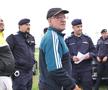 Talpan, rezolv-o p-asta! Doi antrenori s-au certat și fiecare și-a înființat echipa lui: „Jandarmeria a venit doar ca să nu li se urce băutura la cap”