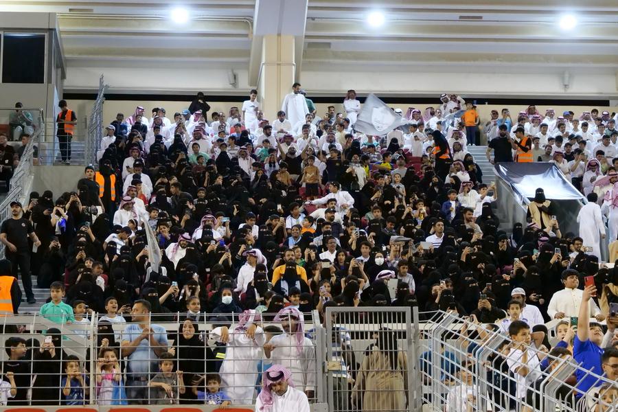 Ronaldo se vinde » Cum arată un meci al lui CR7 în Arabia: străzi blocate, zâmbete sub niqab, Messi și SIUUUUU!