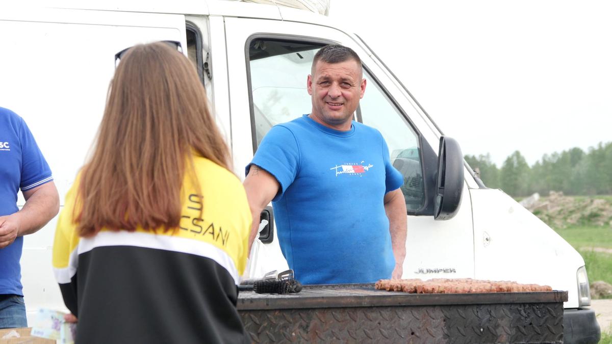 Talpan, rezolv-o p-asta! Doi antrenori s-au certat și fiecare și-a înființat echipa lui: „Jandarmeria a venit doar ca să nu li se urce băutura la cap”