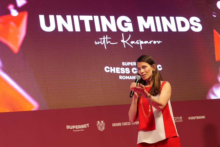 Augusta Dragic la Superbet Chess Classic Augusta Dragic, omul-cheie de la Superbet Chess Classic: „Competiția a costat 1 milion de euro, vrem ca România să devină un centru al șahului din Europa”. Măsuri majore: „3.000 de elevi deja au acces”