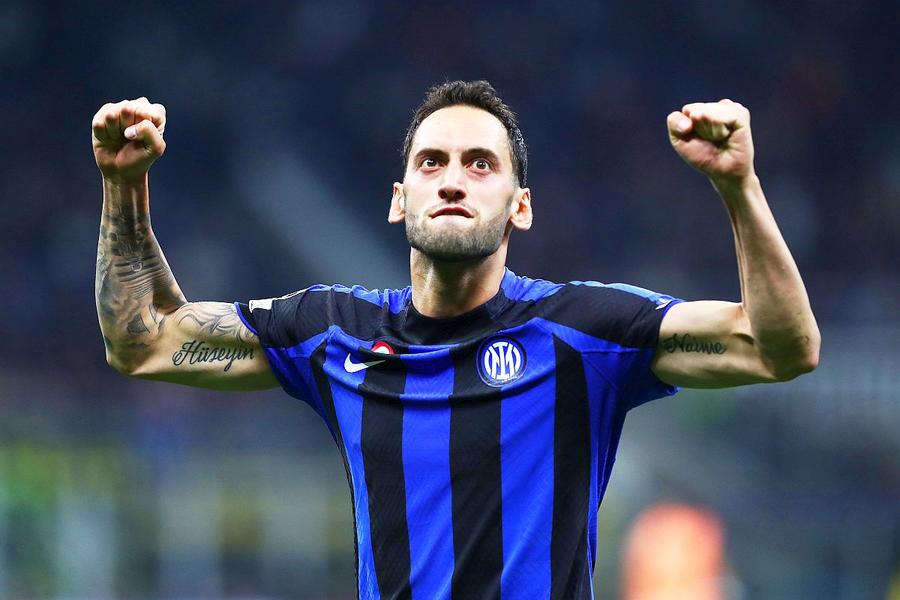 Hakan Calhanoglu, star la Inter Milano Ce și cât ar putea face Lucescu?