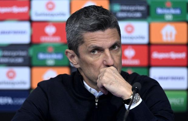 Cine va arbitra Aris - PAOK, meciul care îi poate aduce titlul lui Răzvan Lucescu