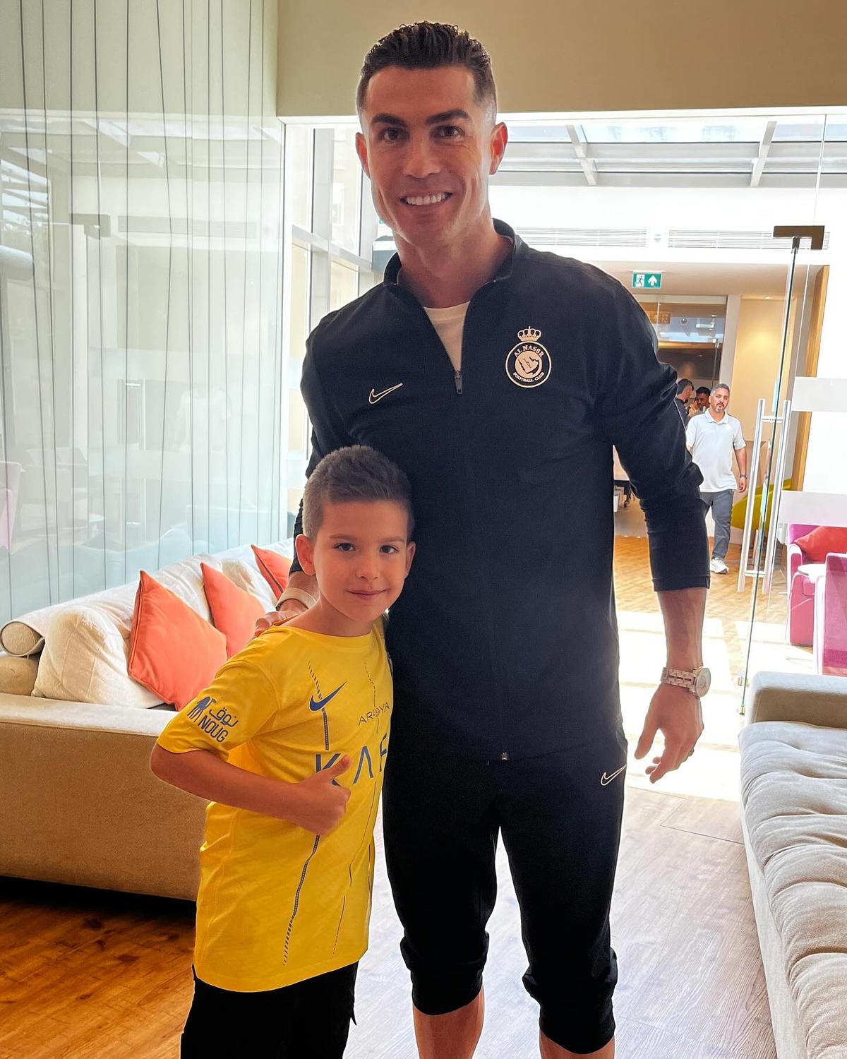 Fotografie de colecție! Mutu și fiul Tiago s-au întâlnit cu Ronaldo, într-o zi extrem de importantă pentru portughez