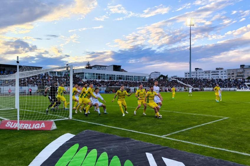 FC Botoșani a învins-o pe CS Mioveni, scor 1-0, în manșa tur a barajului pentru promovare / retorgradare în Superliga.
