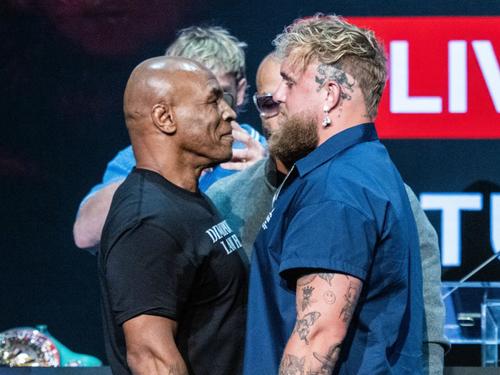 Mike Tyson și Jake Paul, la o conferință de presă ce anunță întâlnirea celor doi de pe 20 iulie 2024 Foto: Imago Images