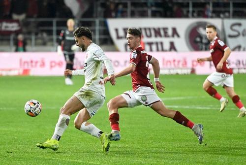 Ianis Stoica, în duel cu Andrei Borza