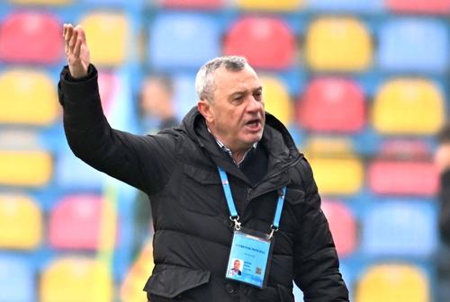 Mircea Rednic nu mai continuă la UTA, după ce a salvat echipa de la retrogradare. Foto: Imago Images