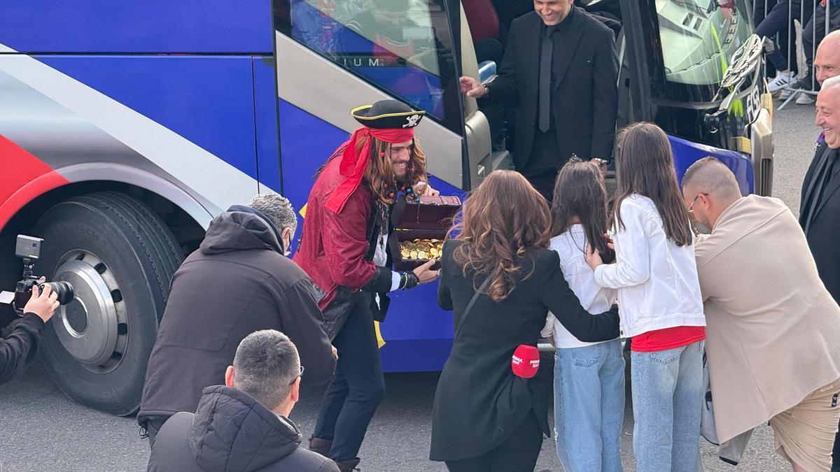 Jucătorii FCSB au venit deghizați în personaje din desenele animate